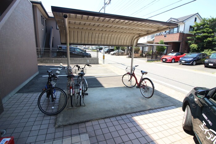 物件外観写真5　(駐輪場)