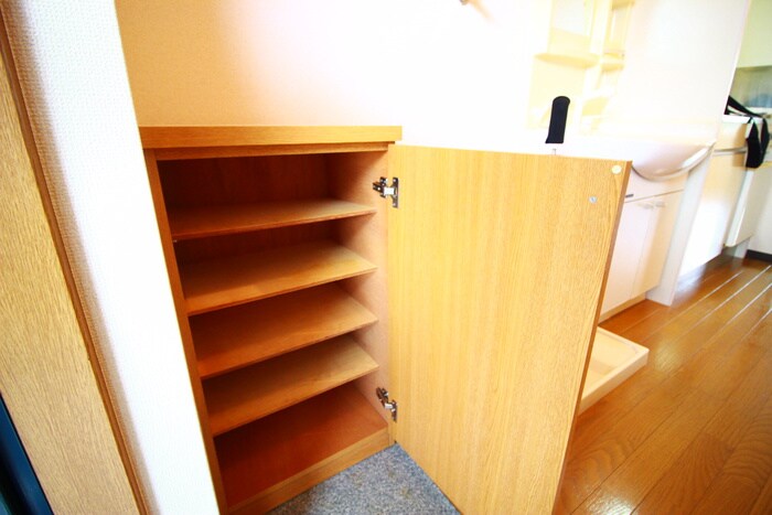 物件内観写真10　(靴箱)