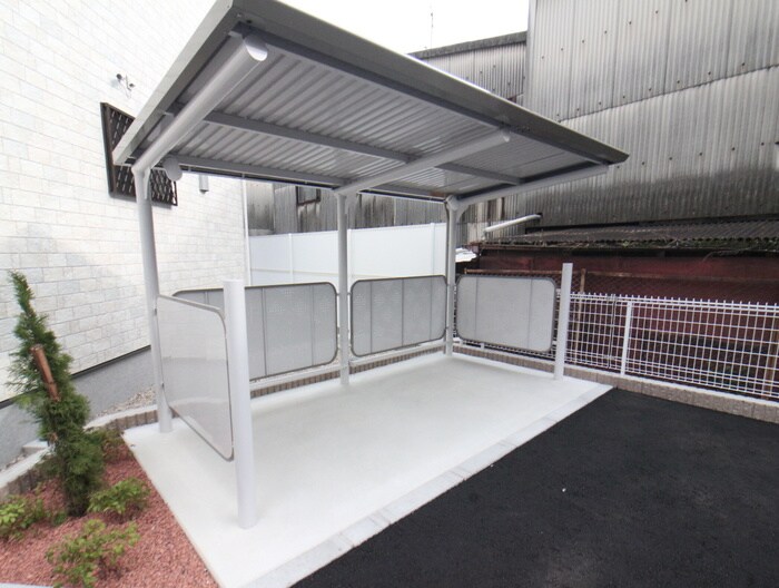 物件外観写真4　(駐輪場)