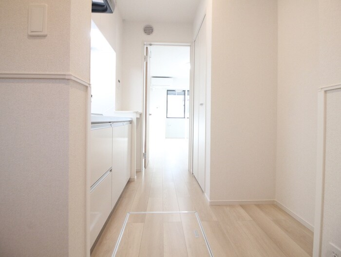 物件内観写真16　(廊下)