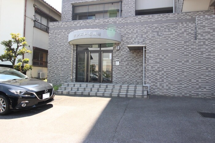 物件外観写真2　(エントランス部分)