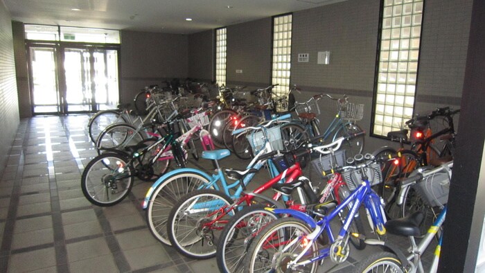 物件外観写真3　(駐輪場)