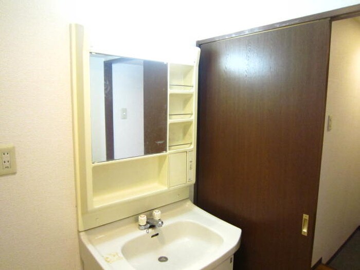 物件内観写真8　(洗面)
