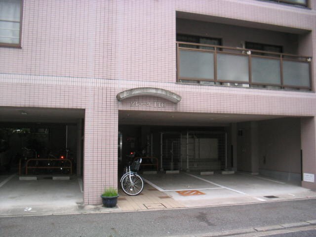 物件外観写真3　(駐車場)