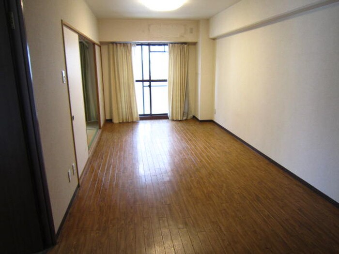 物件内観写真11　(居室)