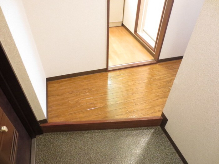 物件内観写真17　(玄関)