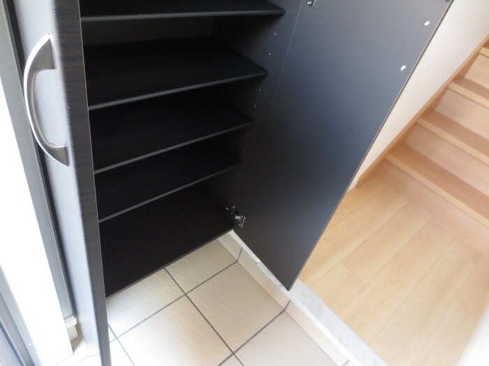 物件内観写真8　(靴箱)