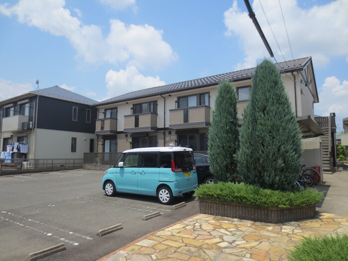 物件外観写真5　(駐車場)