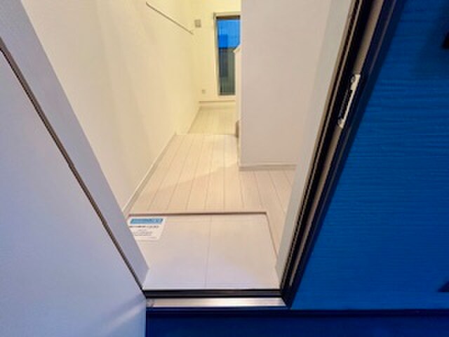 物件内観写真14　(玄関)