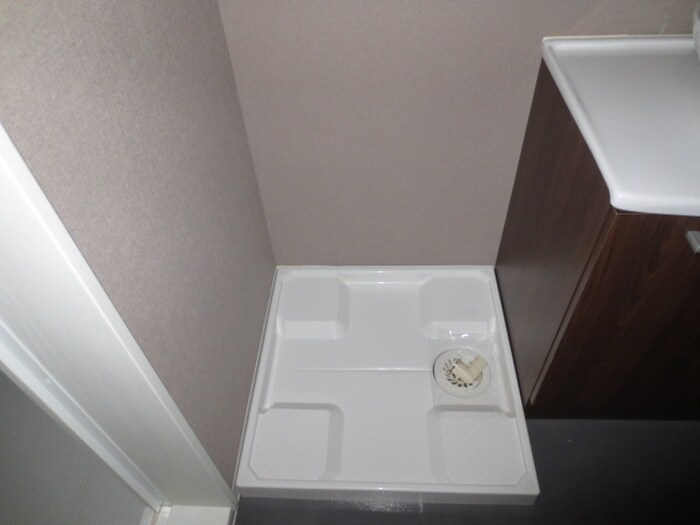 物件内観写真15　(洗濯機置場)