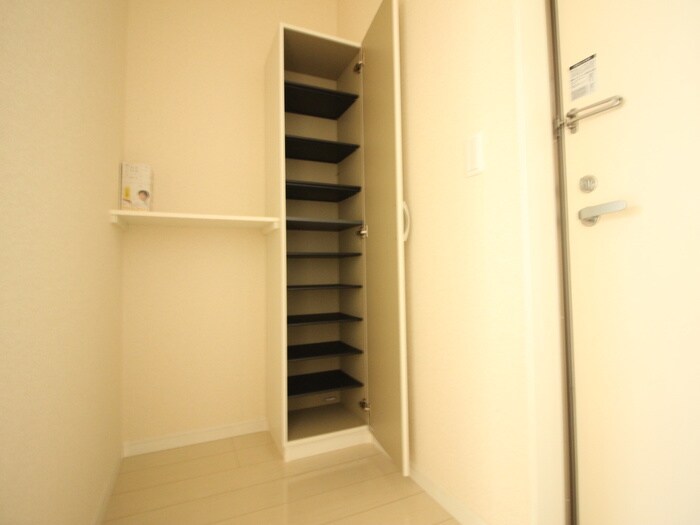 物件内観写真17　(靴箱)