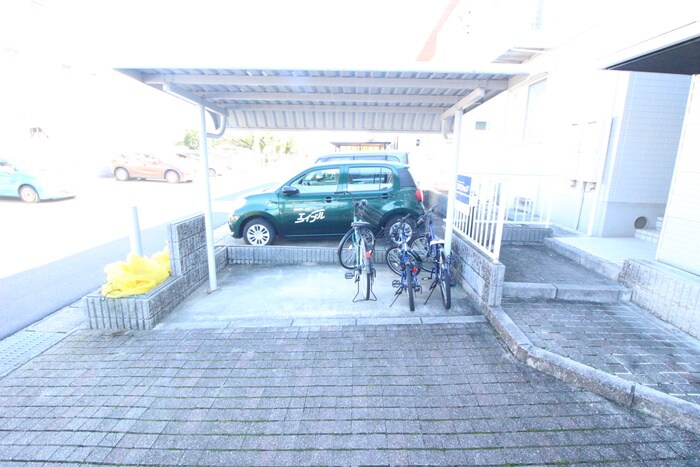物件外観写真5　(駐輪場)