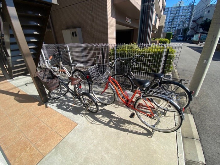 物件外観写真2　(駐輪場)