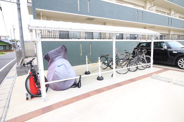 物件外観写真3　(駐輪場)
