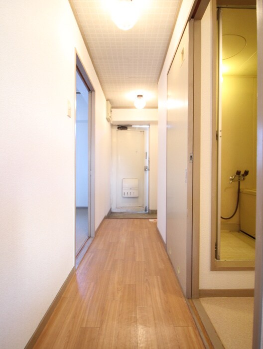 物件内観写真8　(廊下)