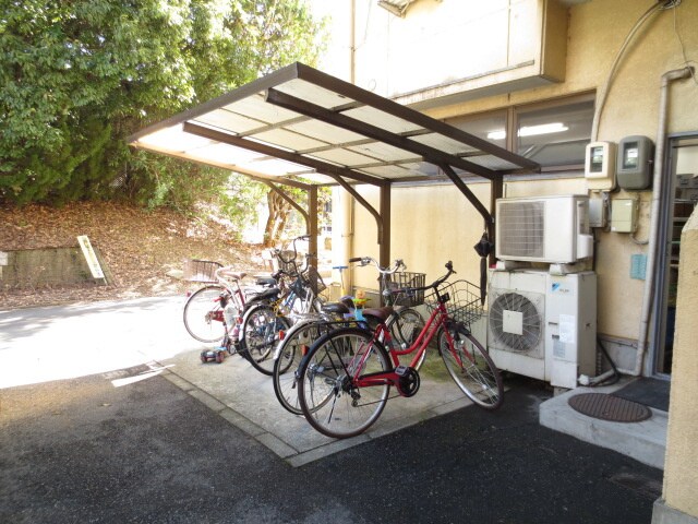 物件外観写真3　(駐輪場)