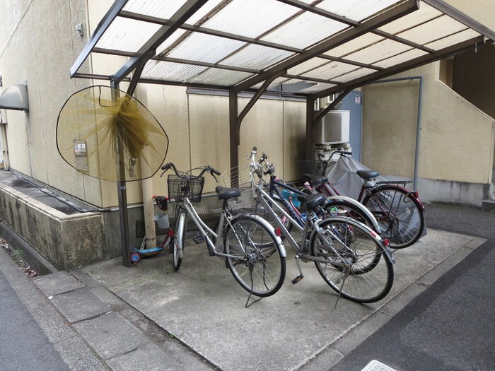 物件外観写真4　(駐輪場)
