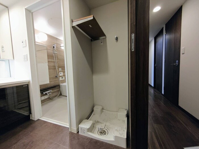 物件内観写真15　(洗濯機置場)