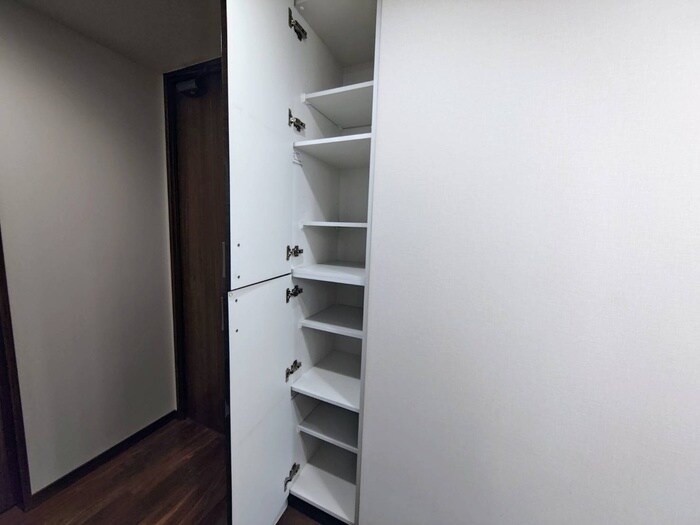 物件内観写真16　(収納)