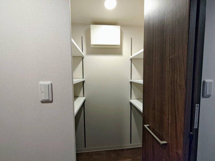 物件内観写真18　(収納)