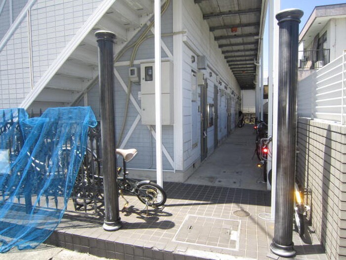 物件外観写真3　(エントランス部分)