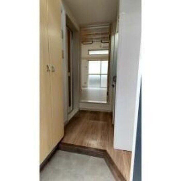 物件内観写真13　(玄関)