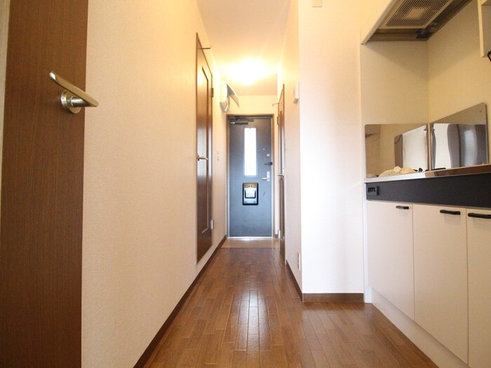 物件内観写真14　(玄関)