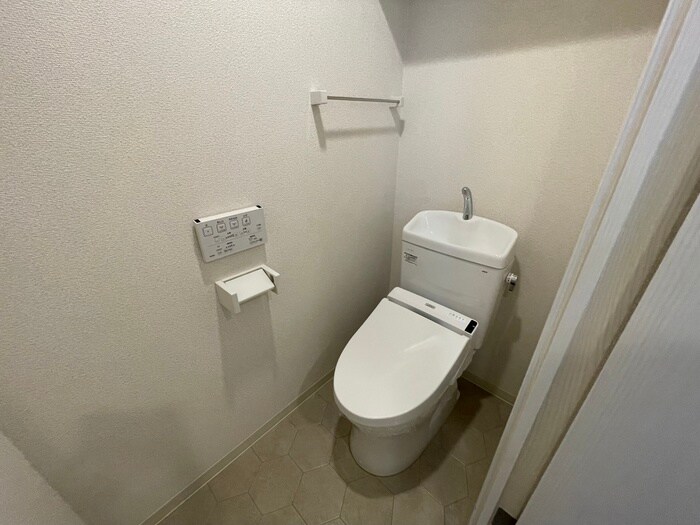 物件内観写真16　(トイレ)