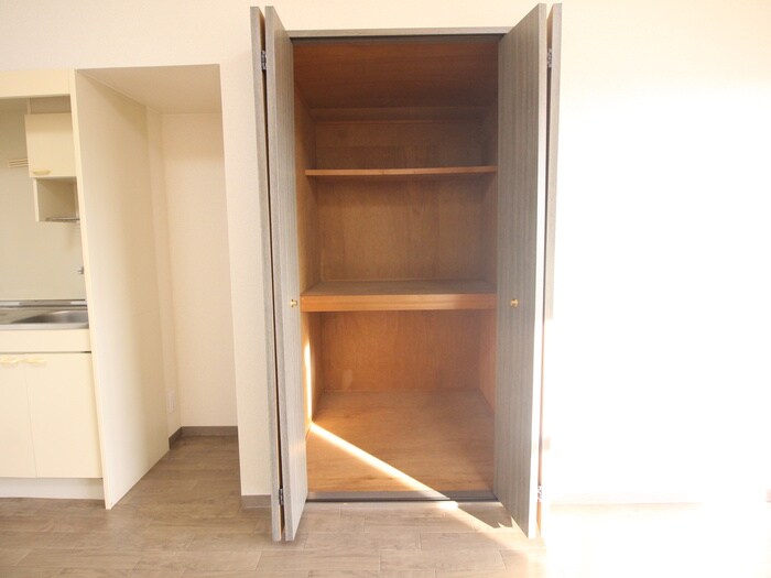 物件内観写真16　(収納)