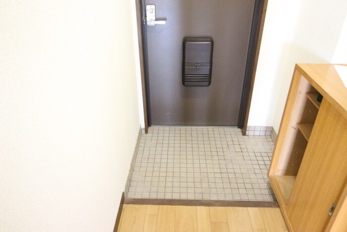 物件内観写真14　(玄関)