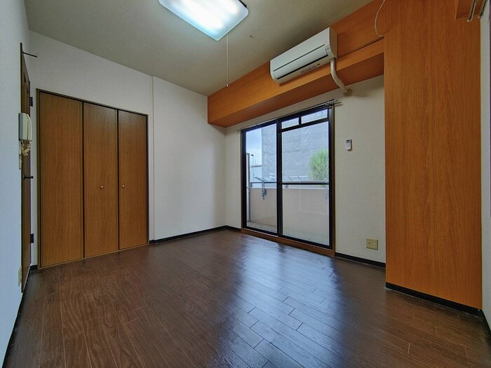 物件内観写真8　(居室)