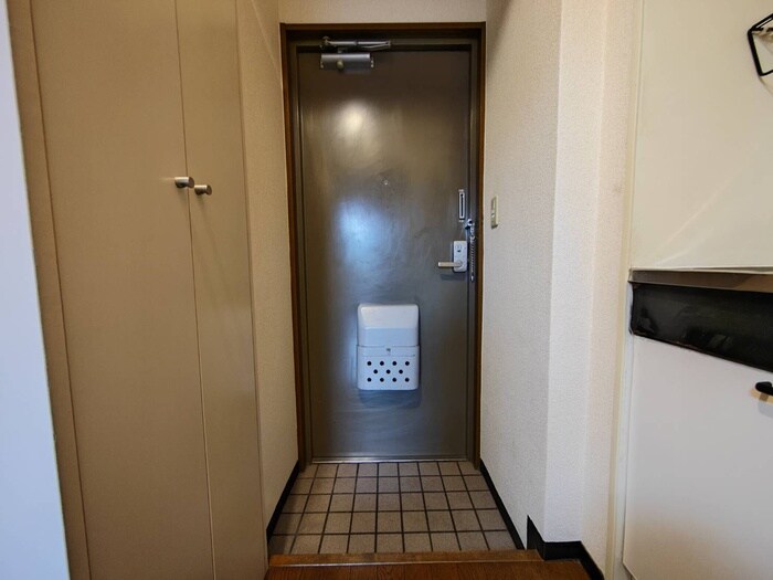 物件内観写真17　(玄関)