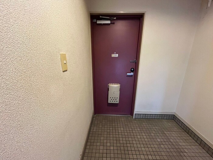物件内観写真18　(玄関)
