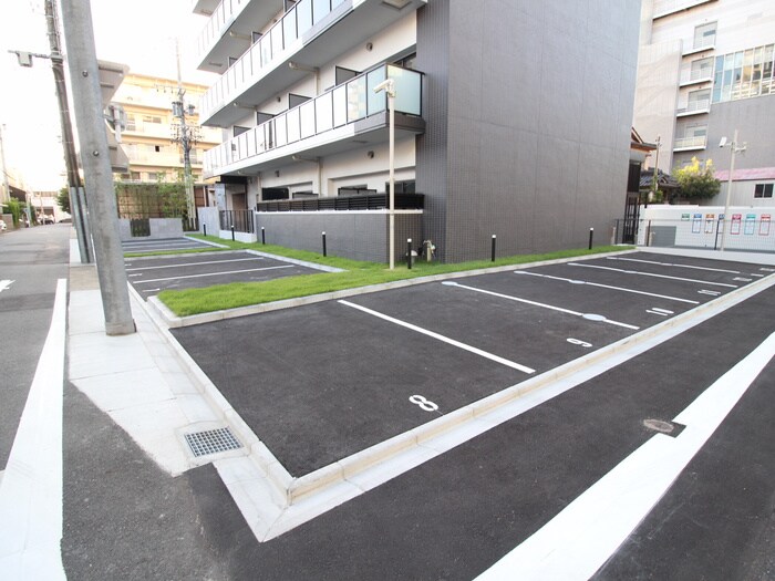 物件外観写真6　(駐車場)