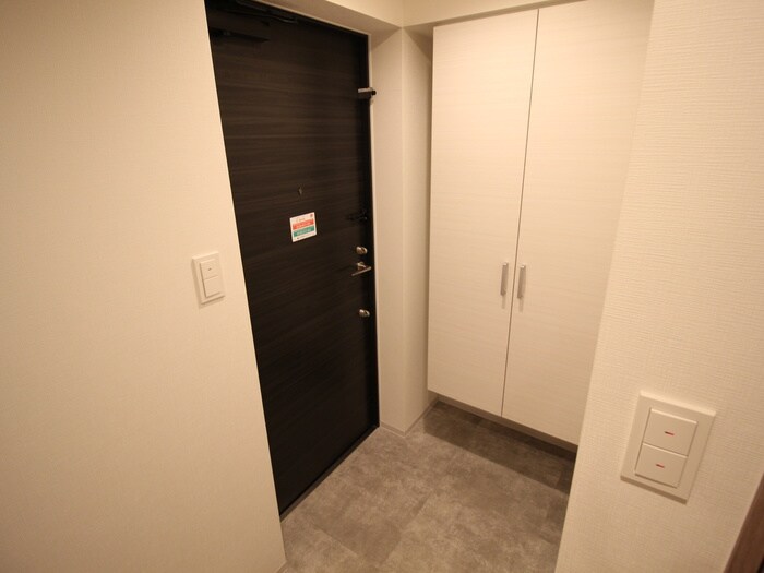 物件内観写真16　(玄関)