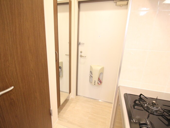 物件内観写真9　(玄関)