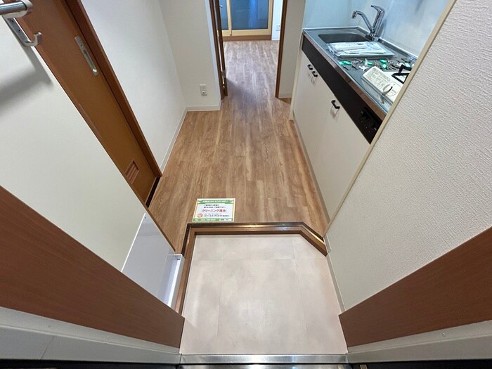 物件内観写真13　(玄関)