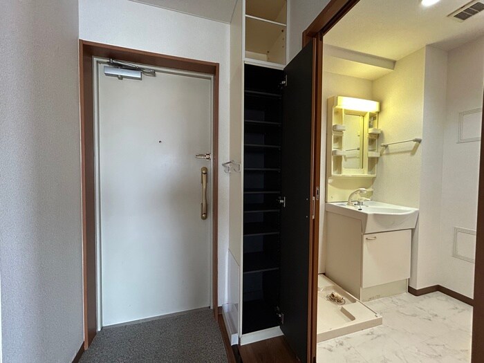 物件内観写真17　(靴箱)