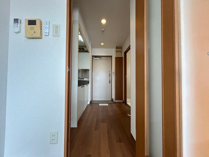 物件内観写真18　(廊下)