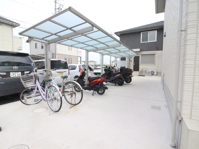 物件外観写真6　(駐輪場)
