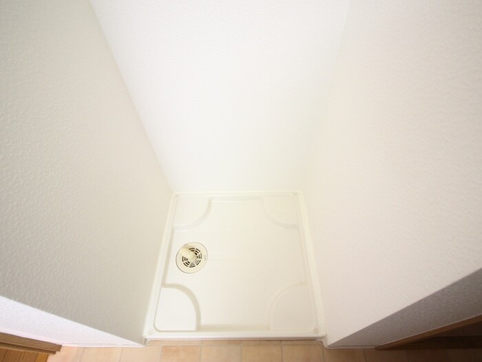 物件内観写真11　(洗濯機置場)