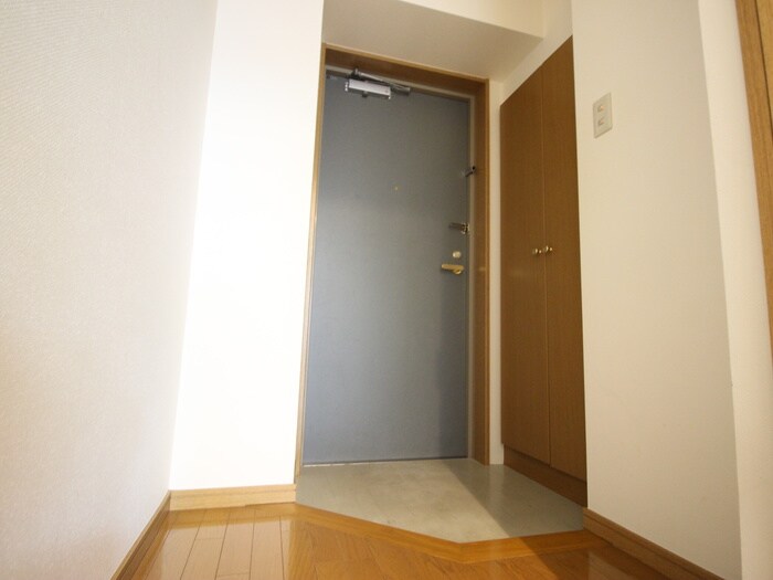 物件内観写真14　(玄関)