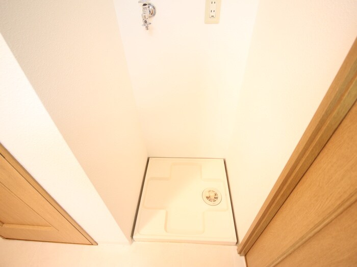 物件内観写真15　(洗濯機置場)