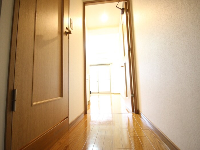 物件内観写真16　(廊下)