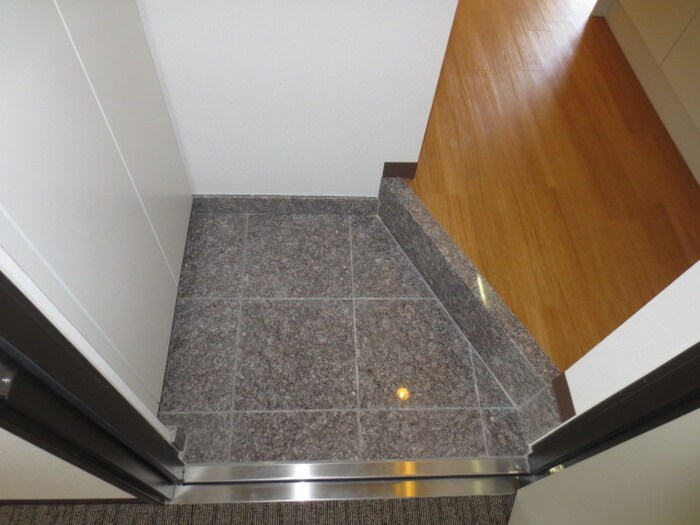 物件内観写真14　(玄関)