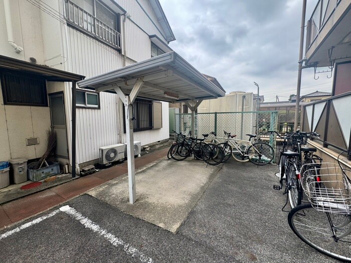 物件外観写真4　(駐輪場)