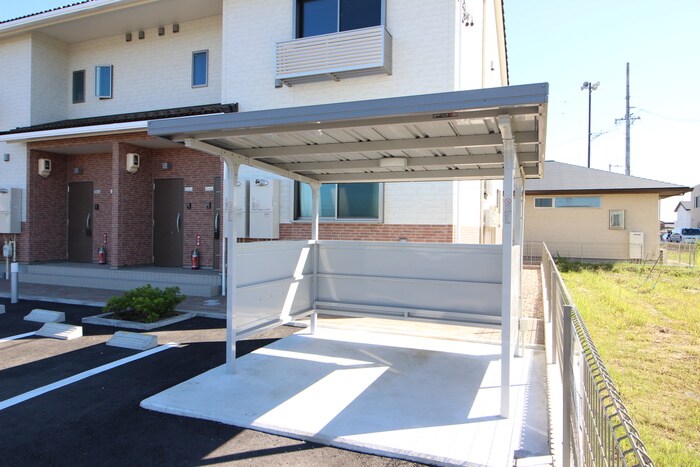 物件外観写真4　(駐輪場)