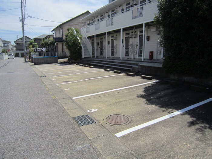 物件外観写真2　(駐車場)