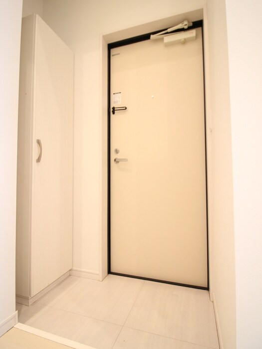 物件内観写真16　(玄関)