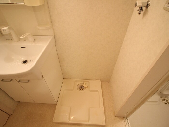 物件内観写真12　(洗濯機置場)